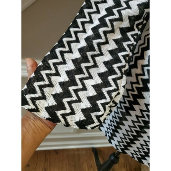 Venezia Women BlacK/White Cotton & Polyester Long Sleeve V-Neck Top Shirt - Picture 5 of 11